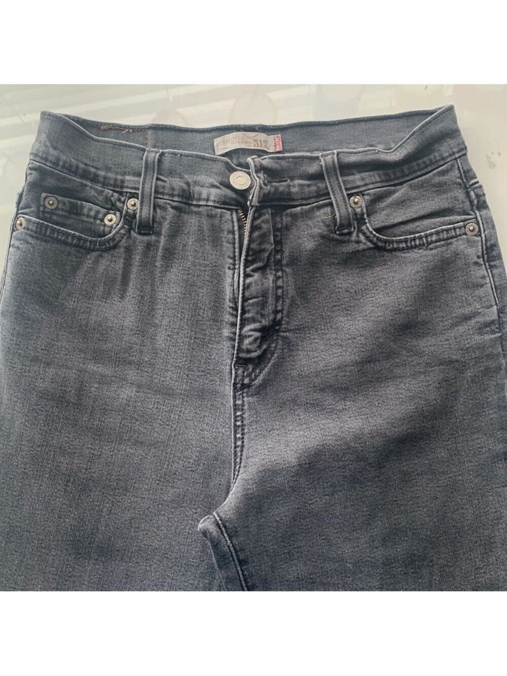 Levi’s 512 perfectly slimming 10 medium